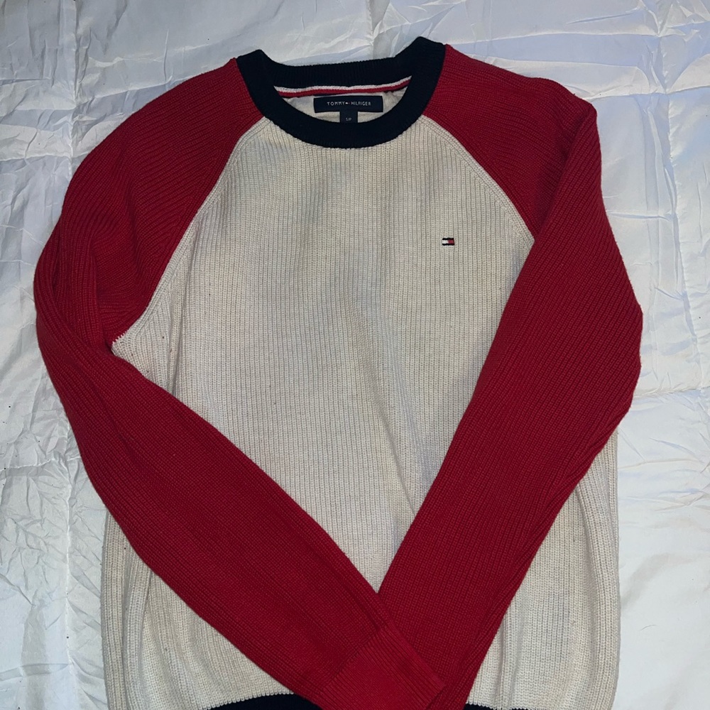Tommy Hilfiger sweater
